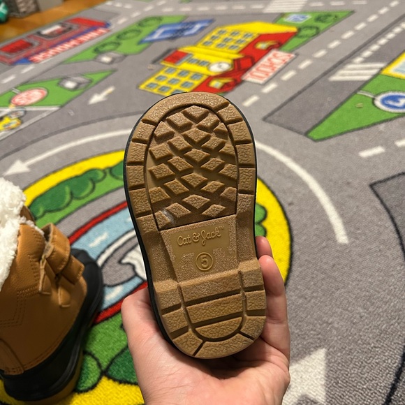 NWOT Cat & Jack Tan and Black Kids' Boots - Picture 6 of 7